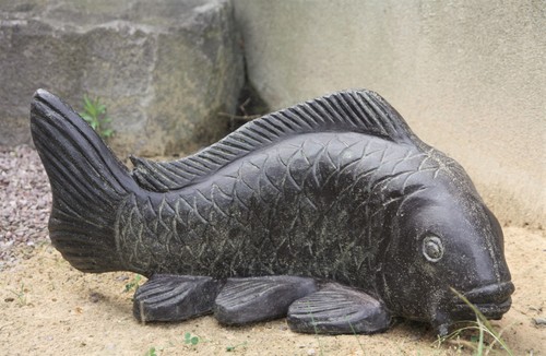 Fisch als steinfigur - fisch,